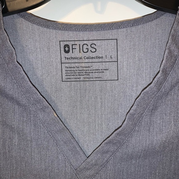 Figs 1 pocket scrub top - Picture 2 of 2